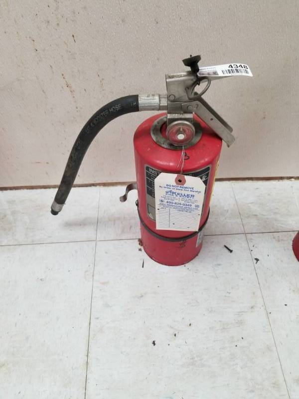 lot 4348 image: Fire Extinguisher Full