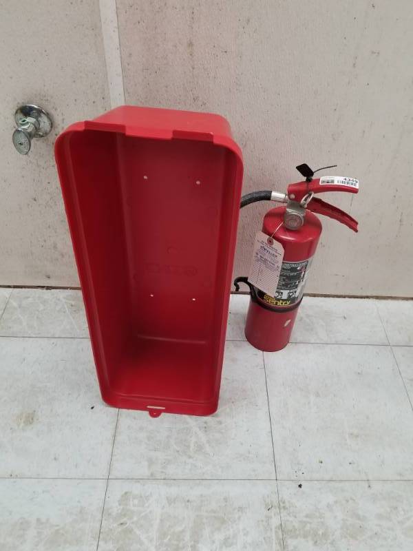 lot 4349 image: Fire Extinguisher Full