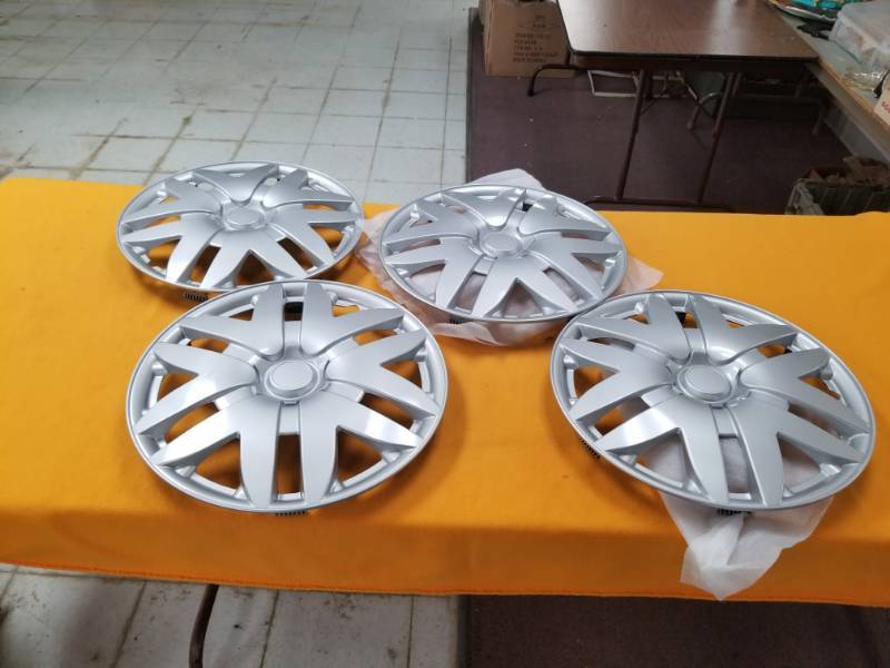 lot 4379 image: Set of Hubcaps