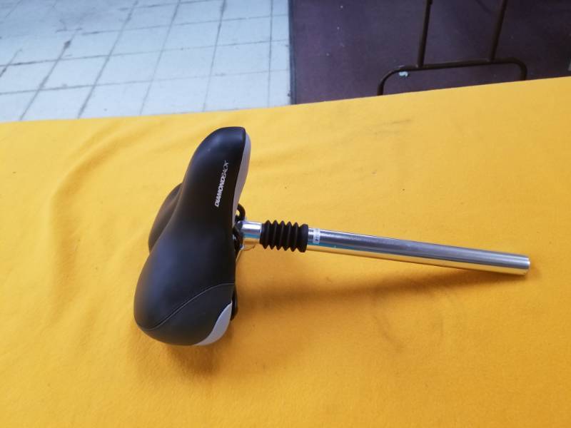 lot 4382 image: Bicycle Seat