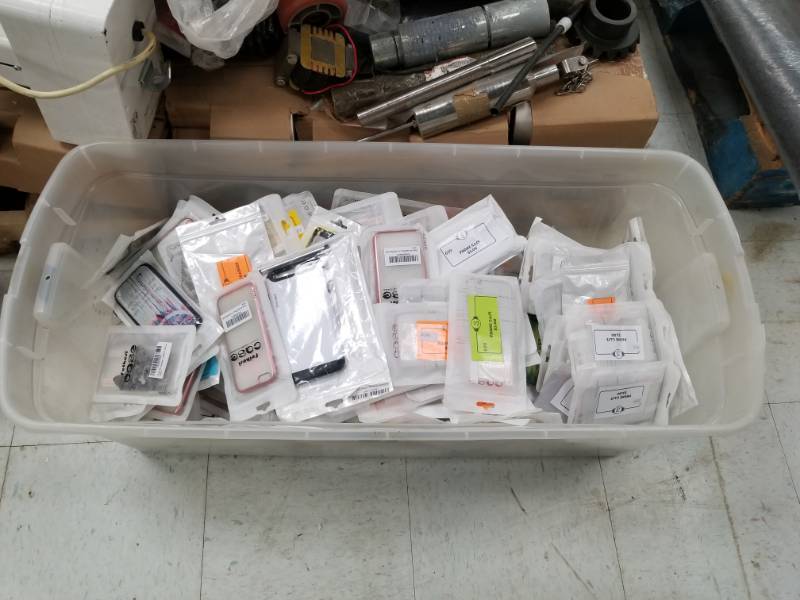 lot 4397 image: Large Lot of Cell Phone Cases