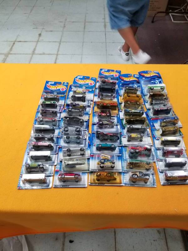 lot 4454 image: Lot of (50) Hot Wheels