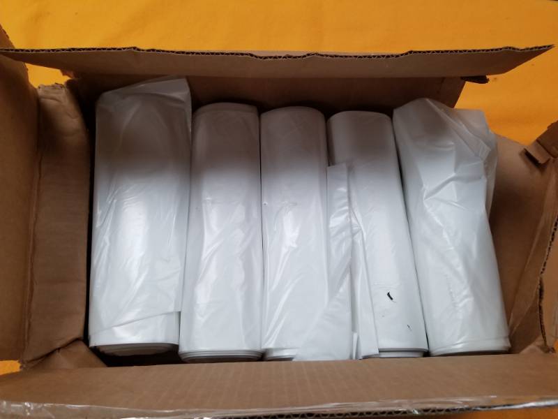 lot 4547 image: Case of 100 White 43 x 47 Trash Bags