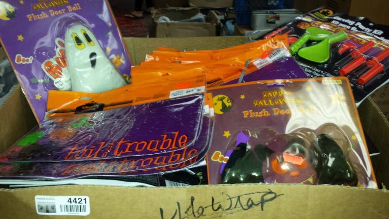 lot 4421 image: Huge Lot of Halloween Fun