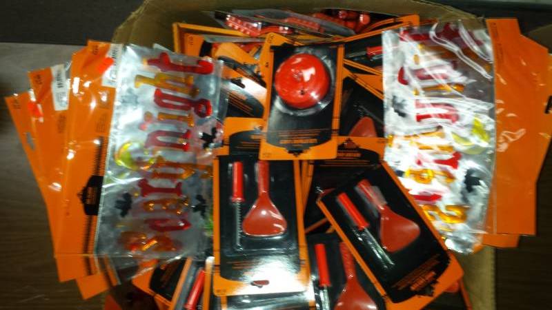 lot 4425 image: Huge Lot of Halloween Fun