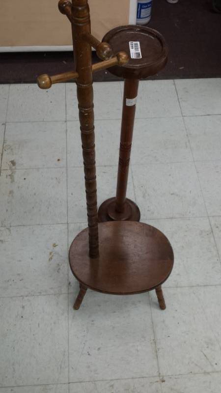 lot 4445 image: Random Lot of Items