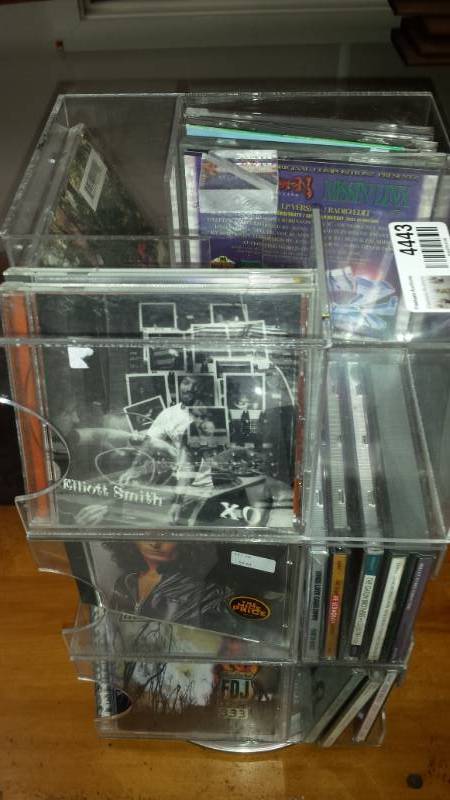 lot 4443 image: CD Rack wCds