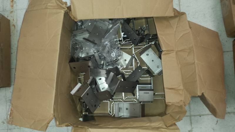 lot 4464 image: Lot of Metal Brackets