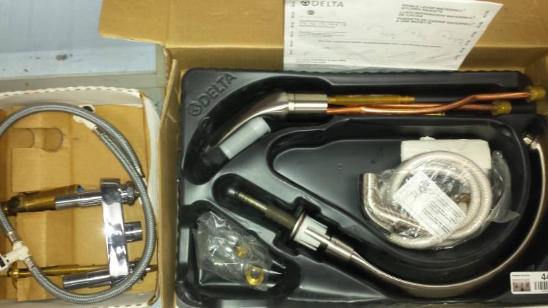 lot 4468 image: Pair of Faucets