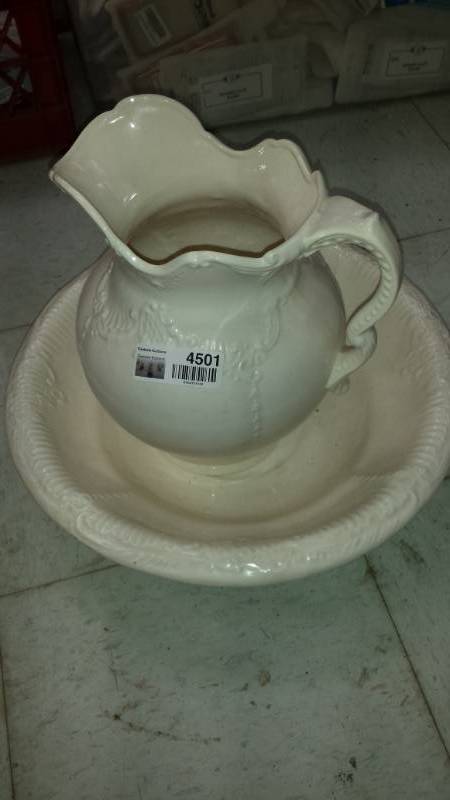 lot 4501 image: Ivory Ceramic Pitcher and Bowl Set