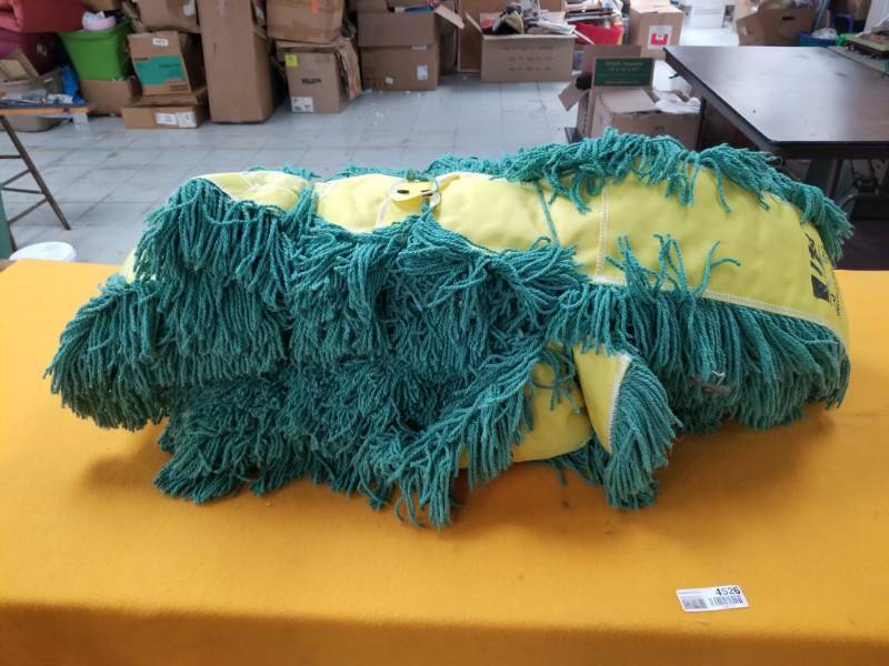 lot 4528 image: Unifirst Dust Mop Heads