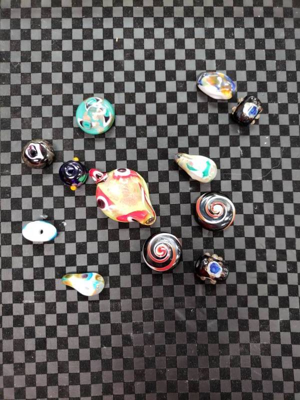 lot 4488 image: Glass Pendant Lot