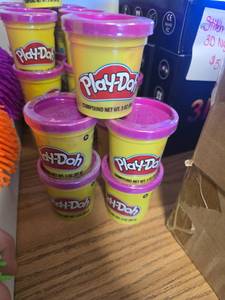 lot 7023 image: Five Pack PlayDoh 3 oz, Purple
