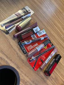 lot 7122 image: 10 piece make up lot Lip and eye