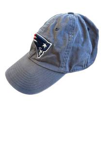 lot 7157 image: Women s one size Patriots ball cap