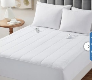 lot 110 image: Brookstone Matelasse Knit Heated Mattress Pad King - 10 Settings