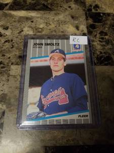 lot 753 image: 1989 Fleer John Smoltz Atlanta Braves Rookie Baseball Card