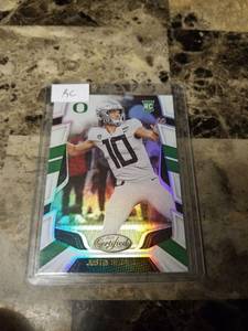 lot 758 image: 2020 Panini Chronicles Draft Picks Certified Justin Herbert Oregon Ducks Rookie Football Card