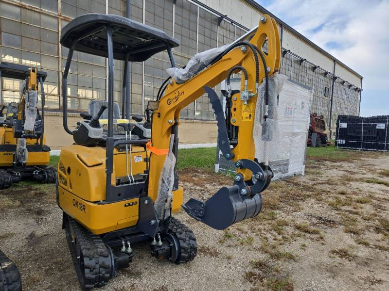 lot 10013 image: New 2025 CFG QK18R Mini Excavator  Rato 13.5HP Engine, CE Certified