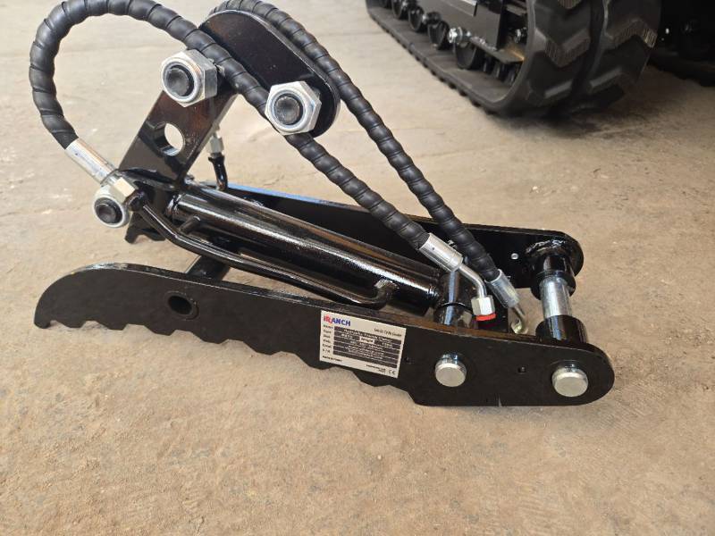 lot 4036 image: Unused Hydraulic Mini Excavator Thumb Clamp  12 Ton  Model IRETC