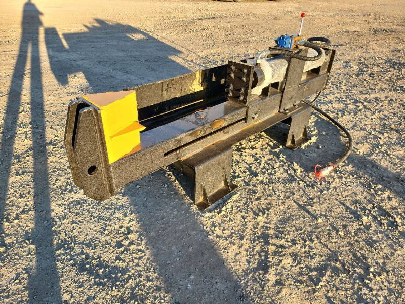 lot 7905 image: Unused CAPTOK Skid Steer Side Shift Log Splitter  CK-SLS26