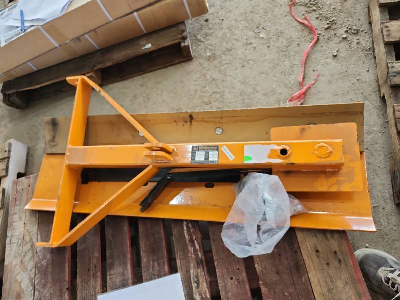 lot 2342 image: Unused Wolverine Long Scraper  LS1-22-48W&nbsp