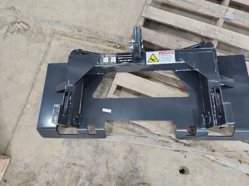 lot 2481 image: Unused Wolverine 3 Point Quick Tach  PT-16-01C