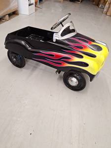 lot 304 image: Custom Hot Rod Pedal Car with Flames