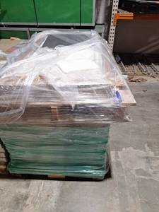 lot 31301 image: Pallet Of Miscellaneous Tile
