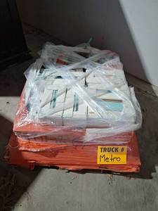 lot 31311 image: Pallet Of Miscellaneous Tile