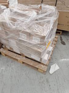 lot 31314 image: Pallet Of Miscellaneous Tile