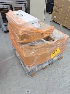 lot 31206 image: Pallet Of Miscellaneous Tile