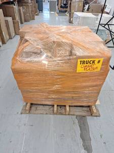 lot 31208 image: Pallet Of Miscellaneous Tile