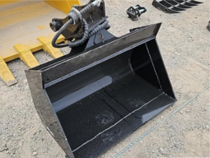 lot 7656 image: Unused CAPTOK Excavator Bucket 24in