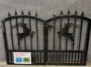 lot 7917 image: 6FT Bi-Parting Iron Gate Deer