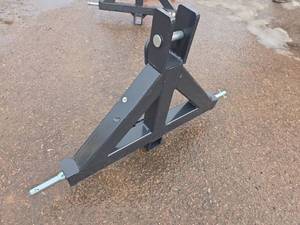 lot 2820 image: Wolverine TQH-26-01C Tractor Quick Hitch Attachment