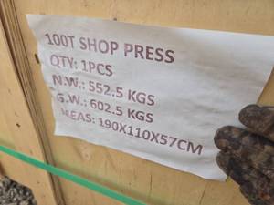 lot 8031 image: Landhonor 100 TON CAPACITY Hydraulic Press  LHR-SP100