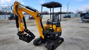 lot 7673 image: Unused CAPTOK MINI Excavator  CK16