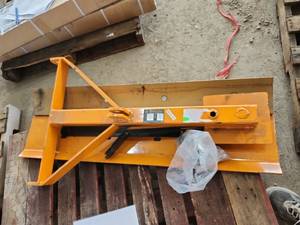 lot 2341 image: Unused Wolverine Long Scraper  LS1-22-48W