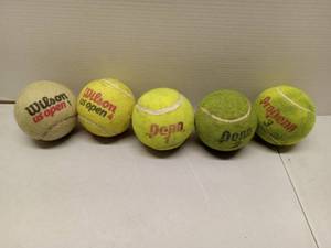 lot 65440 image: Wilson US Open And Penn Tennis Balls (5 Pack)