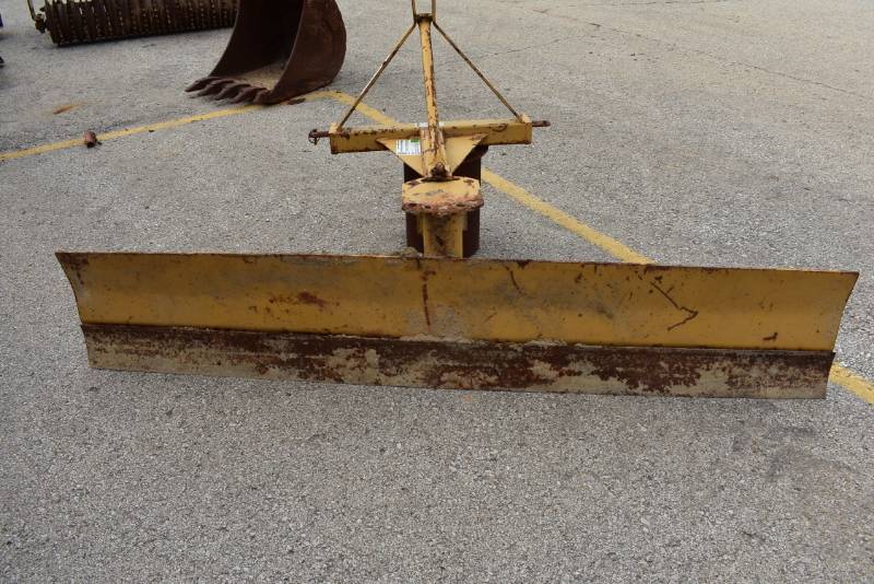 lot 1252 image: King Kutter 84Inch Angle Blade