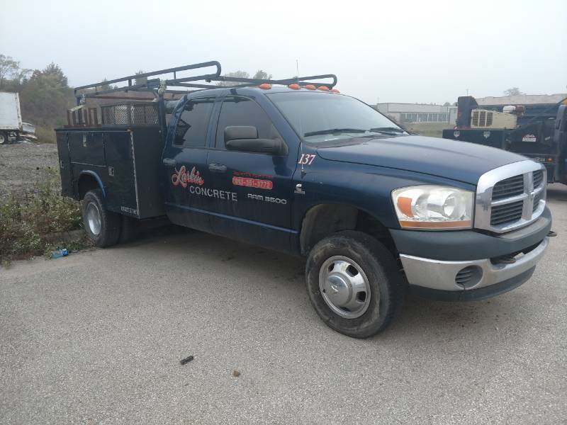lot 1238 image: 2006 Dodge Ram 3500 Truck 4WD
