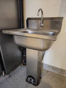 lot 17804 image: Commercial Stainless Steel Hand Sink with Faucet