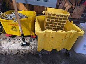 lot 18435 image: Commercial Mop Bucket And Dust Broom Lot