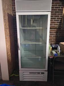 lot 18456 image: Beverage-Air Commercial Display Refrigerator  Model MMR27HC-1-W