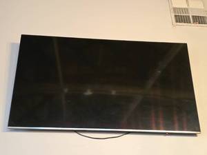 lot 18485 image: Samsung TV W Wall Mount