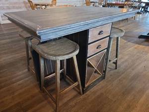 lot 19039 image: Rustic Rectangle Table with (4) Bar Stools
