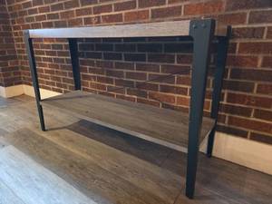 lot 19042 image: 2-Tier Modern Display Shelf