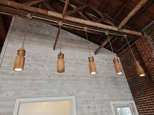 lot 19051 image: Wooden Cylinder Pendant Light - Set of 5