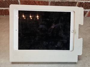 lot 19059 image: Apple iPad W Lightning Cable
